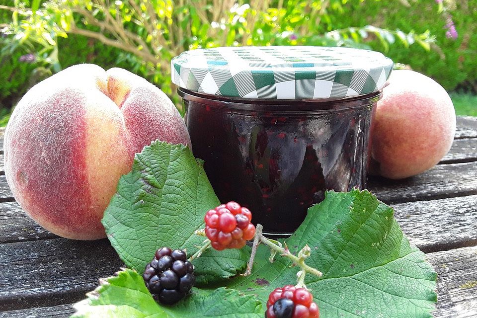 Pfirsich-Brombeer-Marmelade