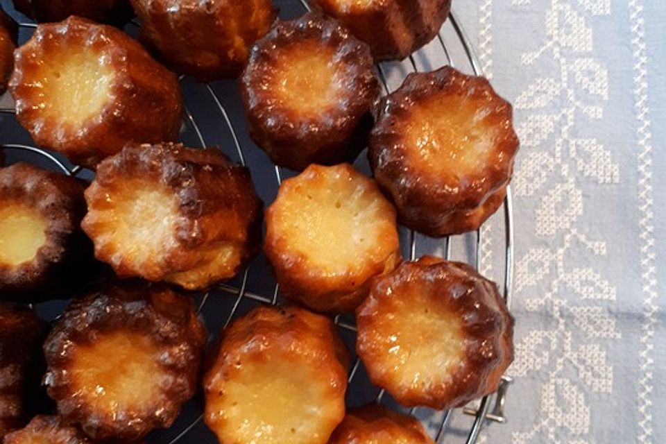 Cannelés de Bordeaux