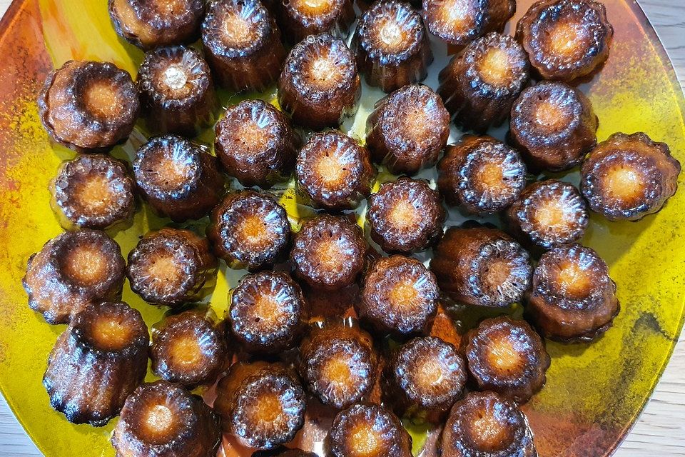 Cannelés de Bordeaux