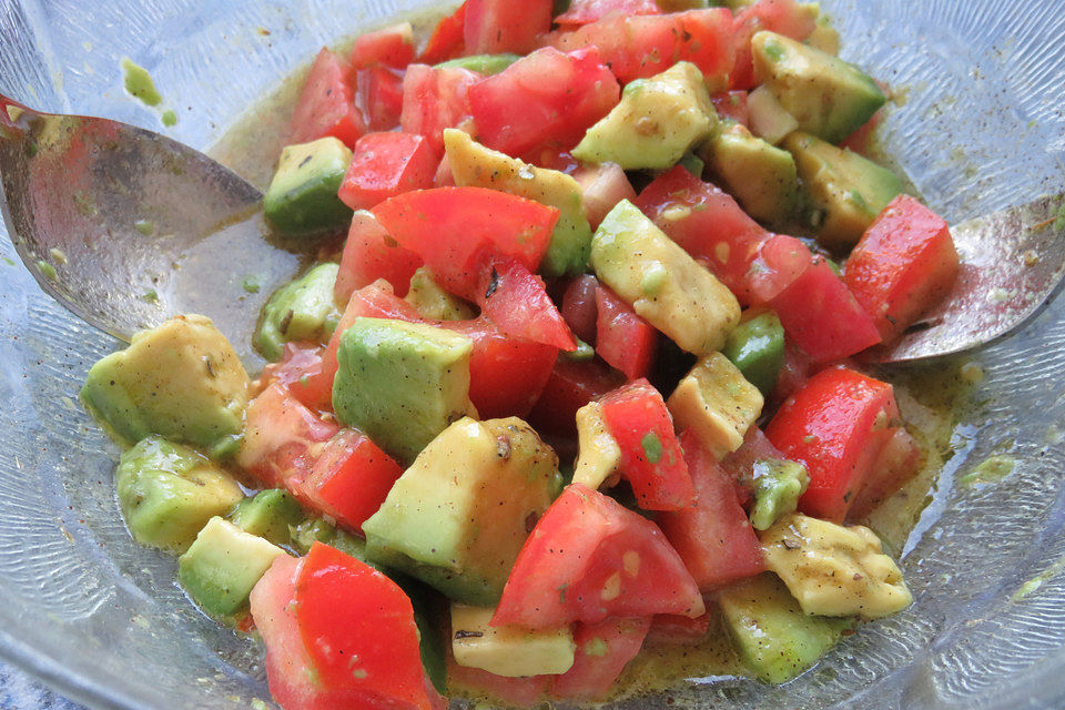 Tomaten-Avocadosalat