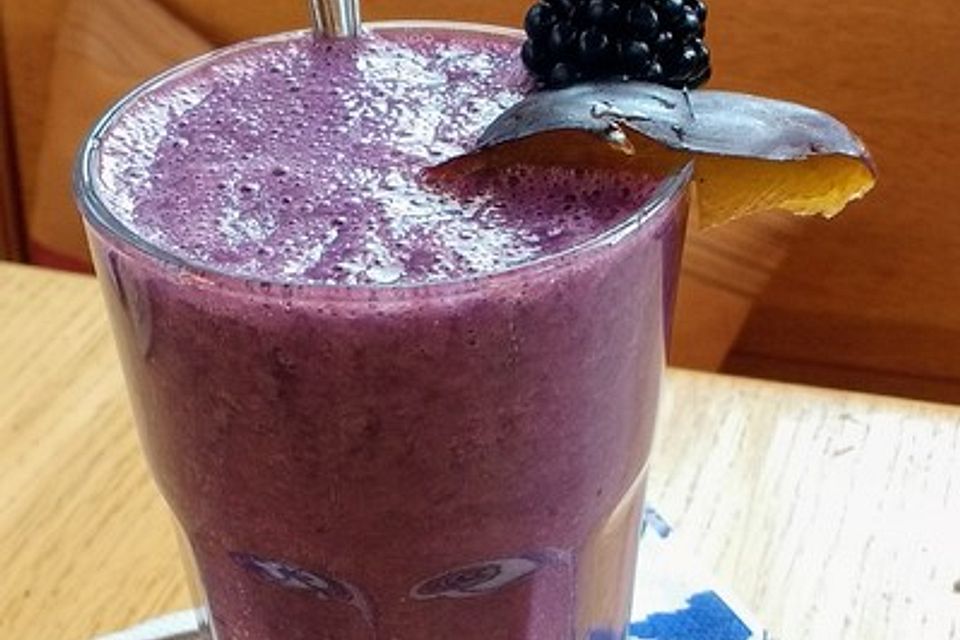 Brombeer-Quinoa Drink