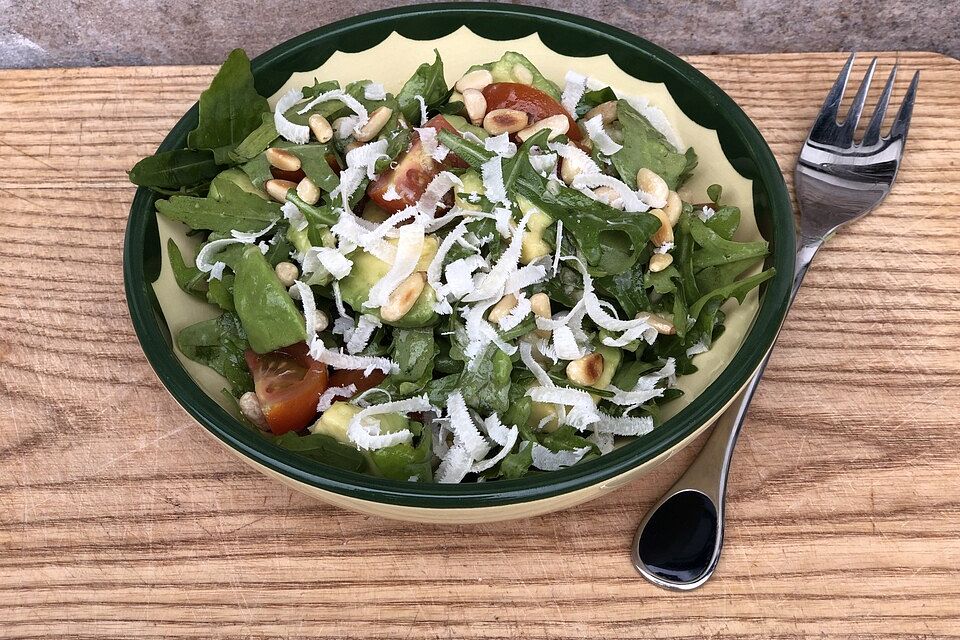 Rucola-Tomaten-Avocadosalat