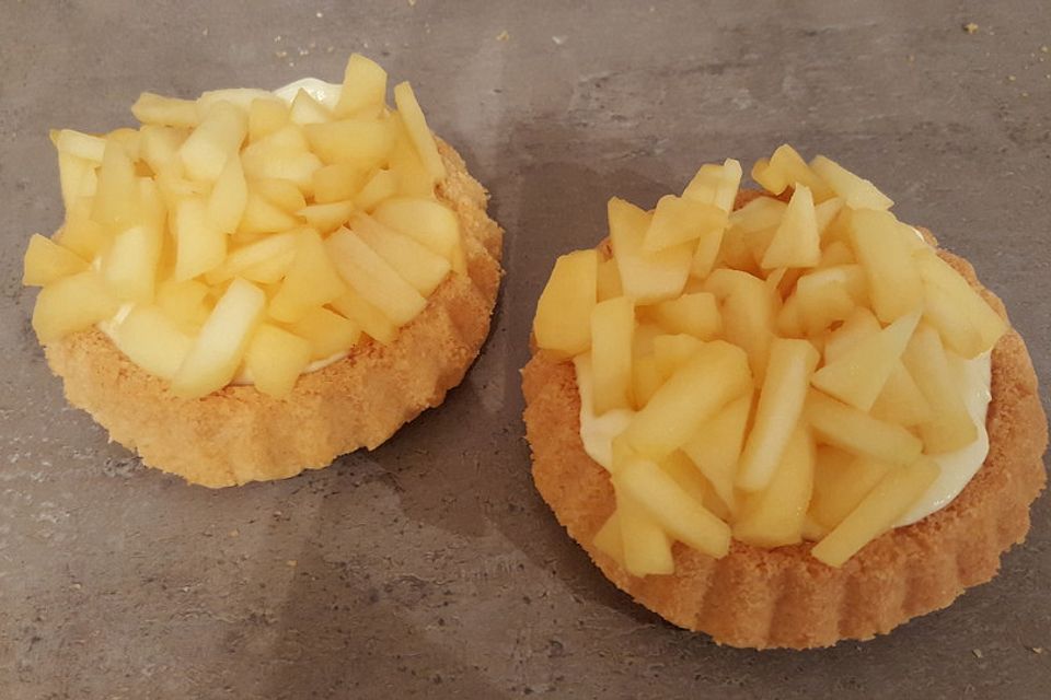 Apfel-Törtchen mit Mürbeteig