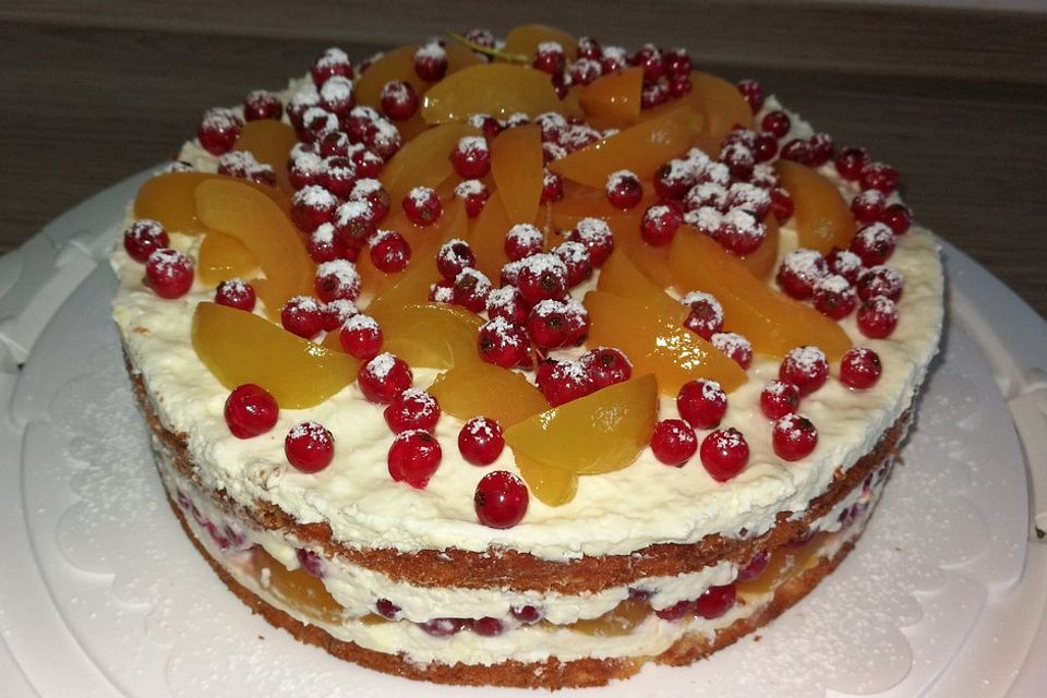 Aprikosen-Marzipan-Torte