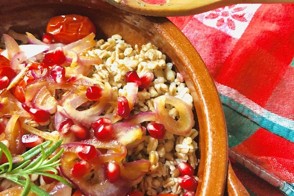 Dinkel mit karamellisierten Kirschtomaten