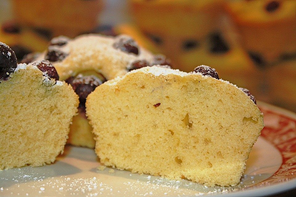 Eierlikörmuffins mit Heidelbeeren