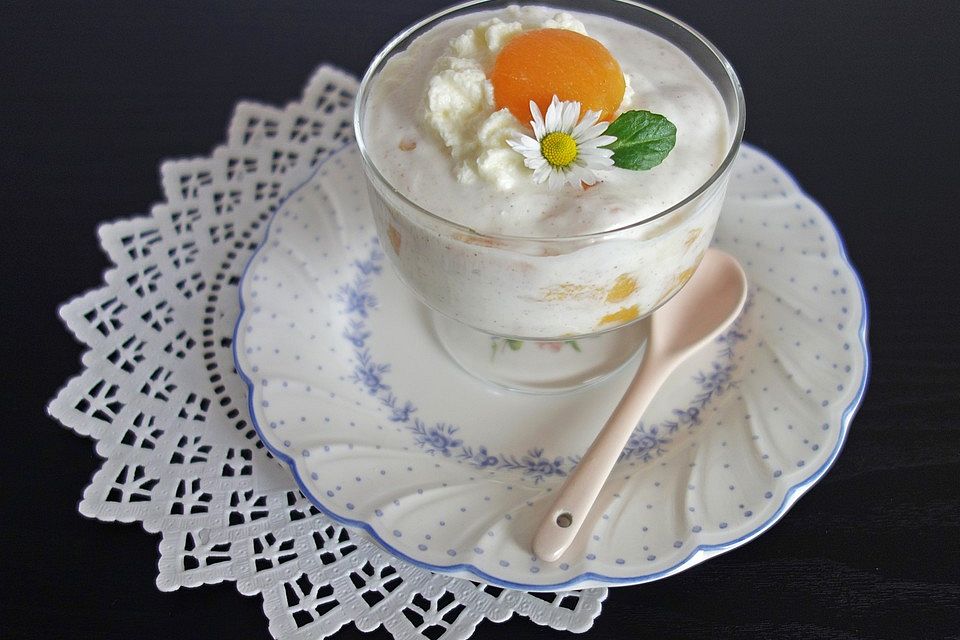 Aprikosenjoghurt mit Zimt