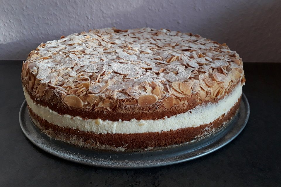 Zitronen-Vanille-Creme-Torte