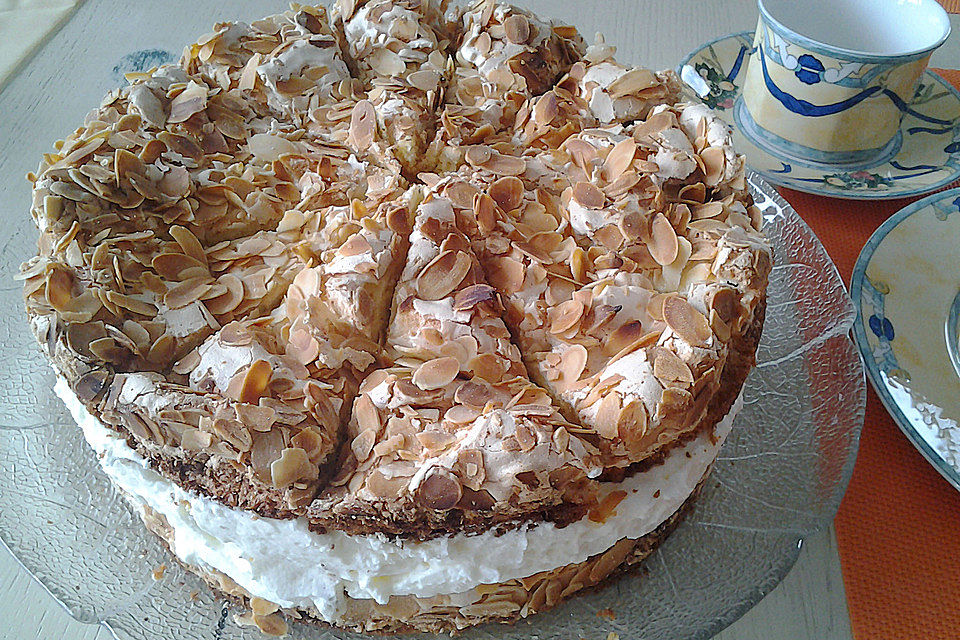 Zitronen-Baiser Torte