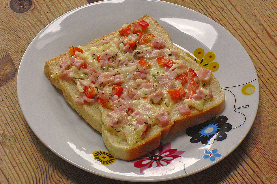 Pizza auf Toast