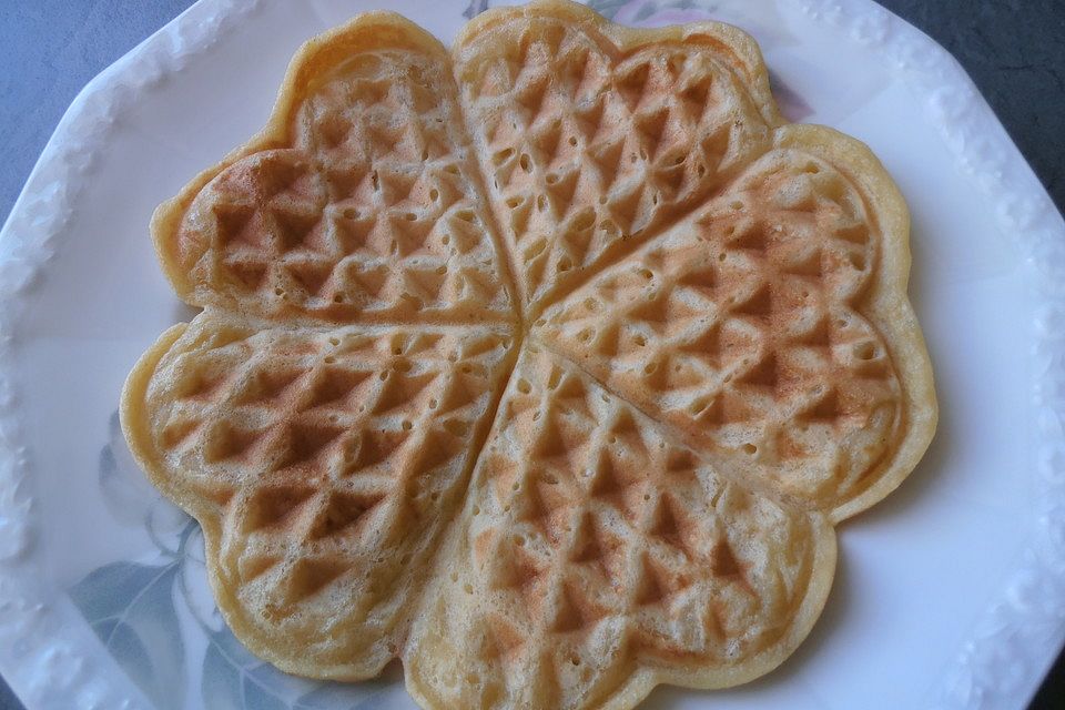 Glutenfreie Waffeln mit Apfel