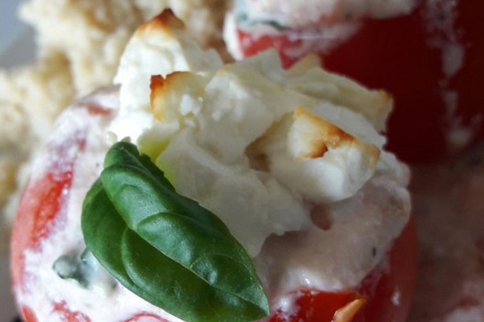 Gefüllte Ricotta-Feta-Tomaten