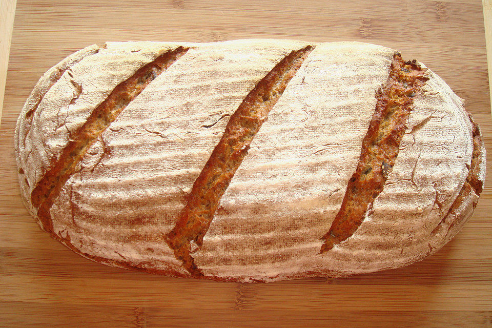 Körnerbrot mit Sauerteig