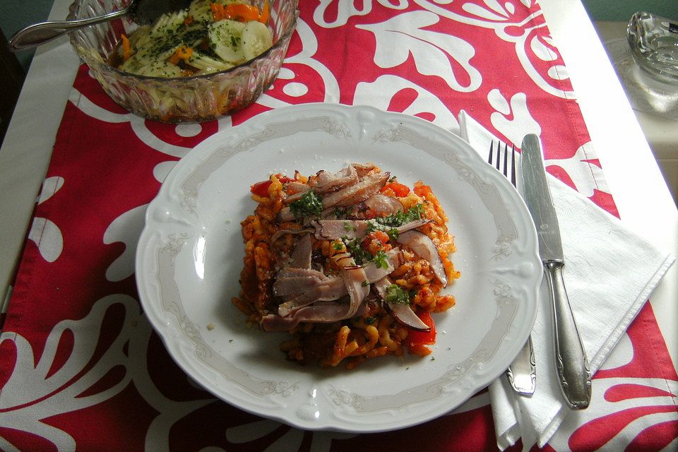 Schinkenspätzle-Tomaten-Pfanne