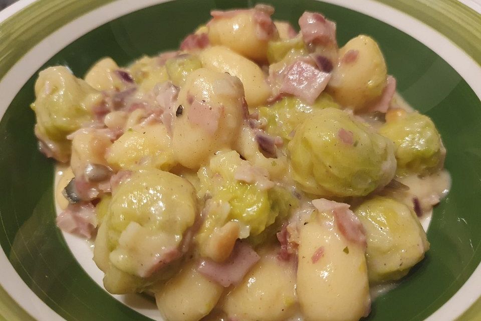 Rosenkohl-Gnocchi-Pfanne