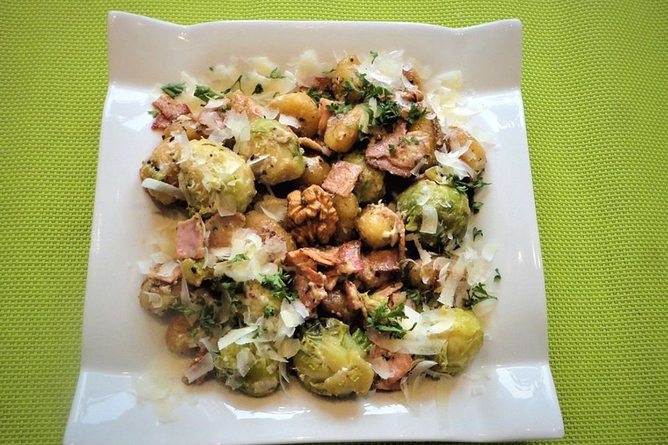 Rosenkohl-Gnocchi-Pfanne