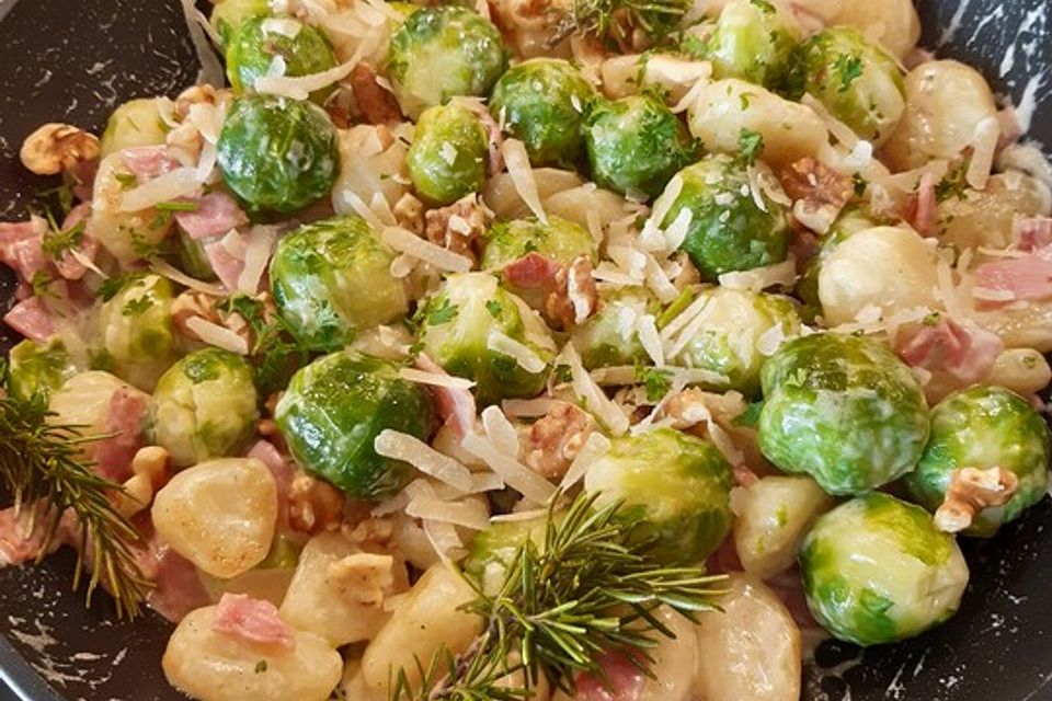 Rosenkohl-Gnocchi-Pfanne