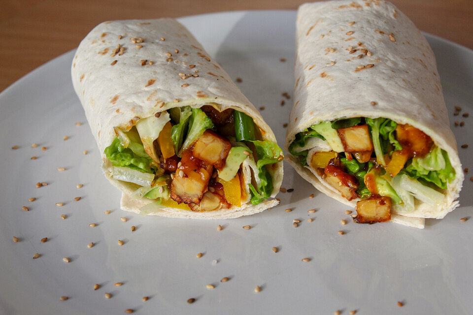 Koreanische BBQ-Tempeh-Wraps