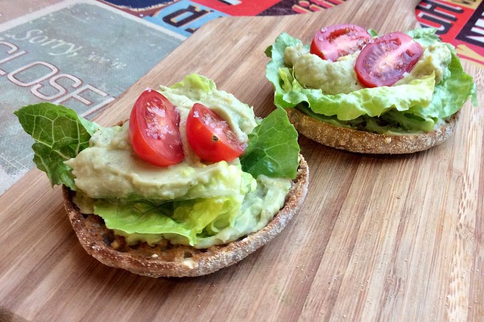 Bohnen-Avocado-Sandwich