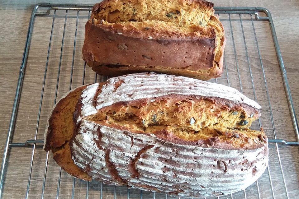 Roggen-Kürbisbrot mit Sauerteig