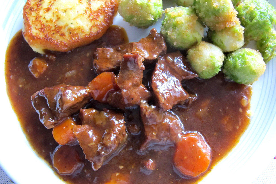 Wildgulasch mit Schwarzbiersauce