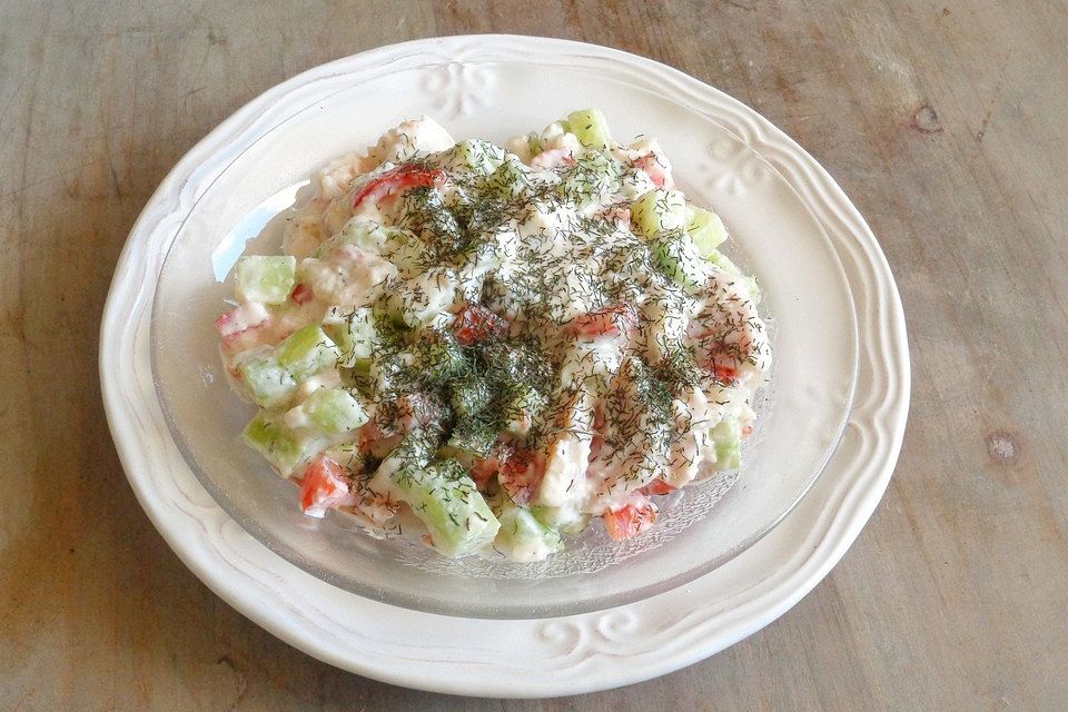 Salat von geräucherter Forelle