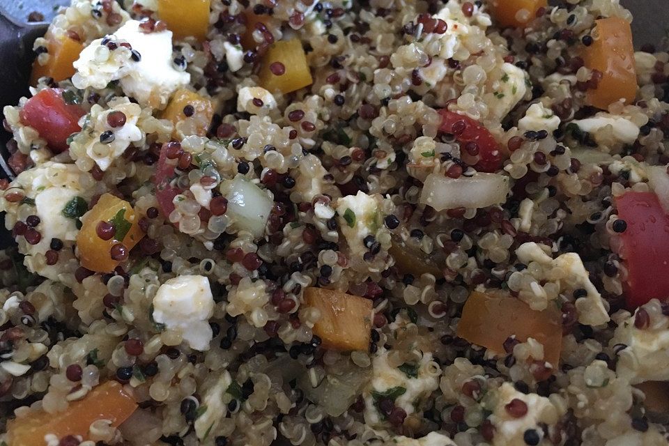 Quinoa-Salat mit Feta