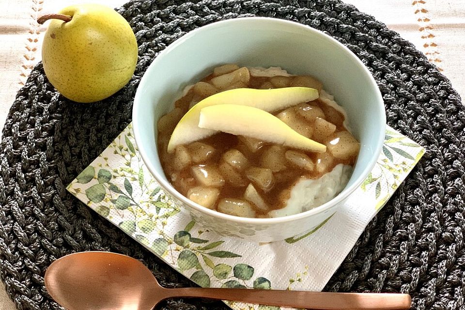 Porridge mit Birnenkompott