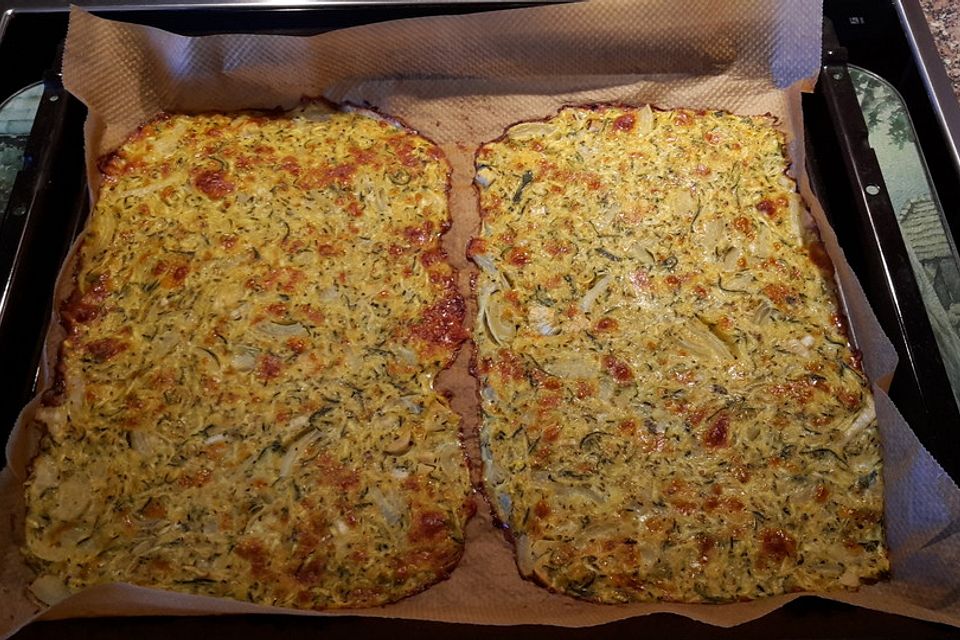 Tomatenpizza mit Zucchiniboden