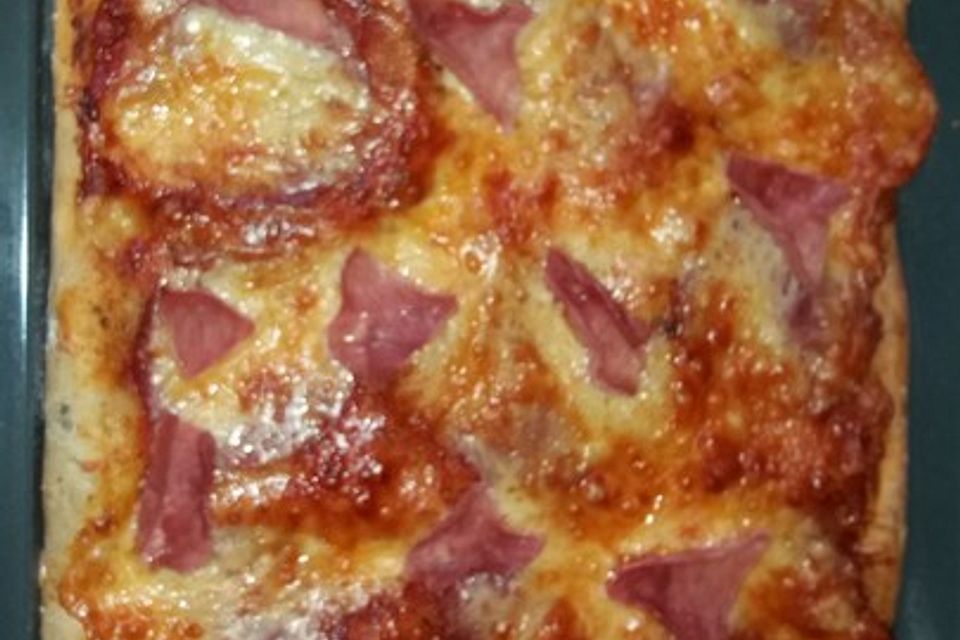 Käse - Salami - Kochschinkenpizza