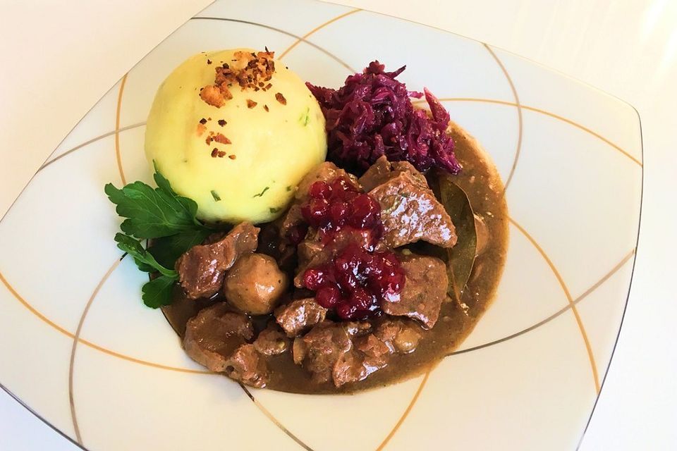 Traditionelles Hirschgulasch