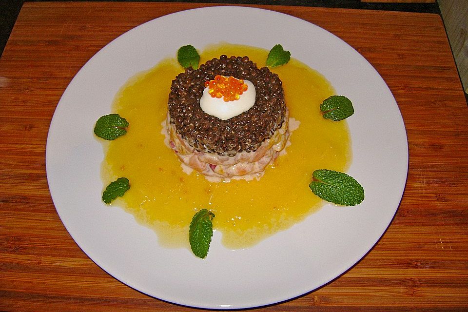 Lachs-Orangen-Tatar mit  Belugalinsen