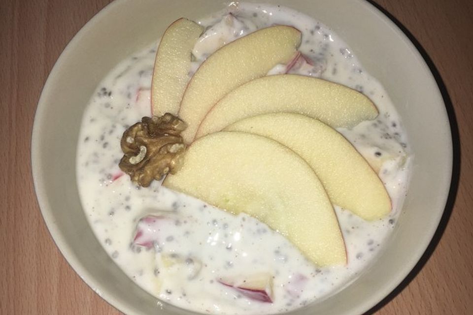 Apfel-Zimt-Chia-Joghurt