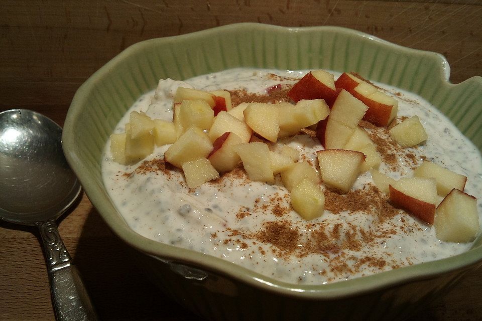 Apfel-Zimt-Chia-Joghurt