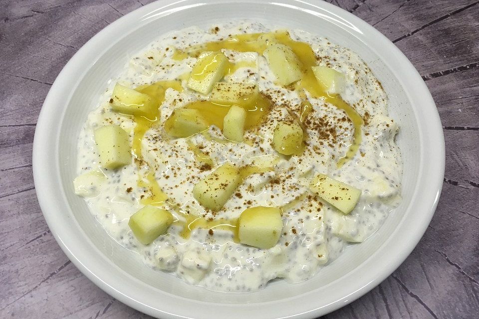 Apfel-Zimt-Chia-Joghurt