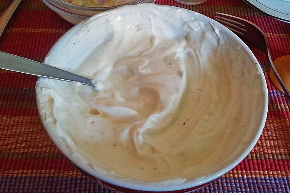 Knoblauchcreme mit Schmand