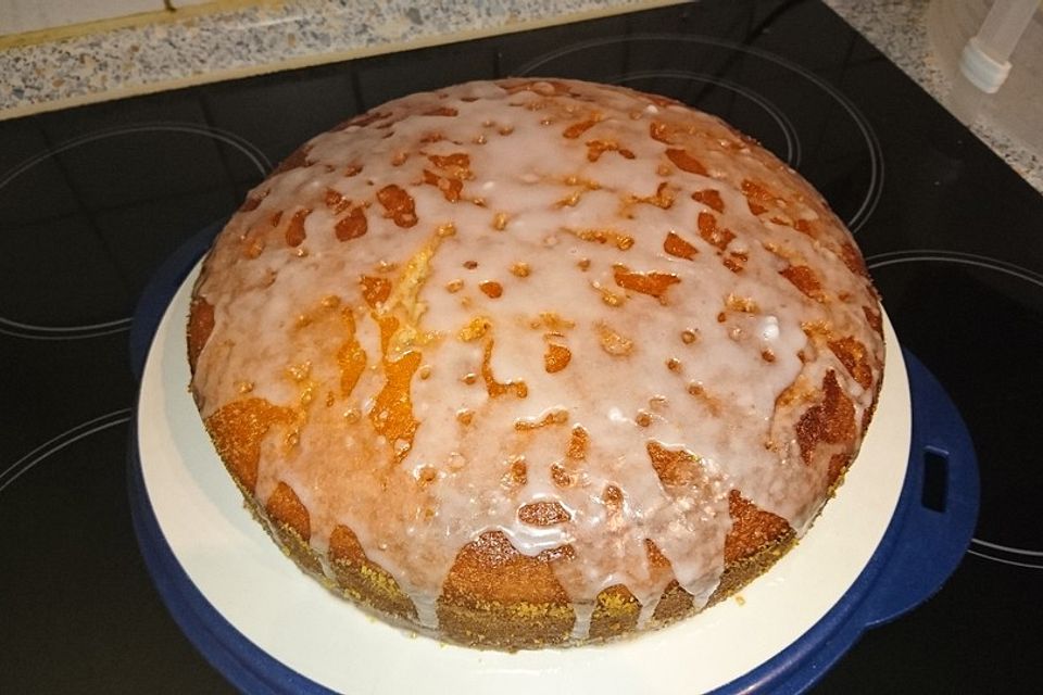 Getränkter Zitronenkuchen