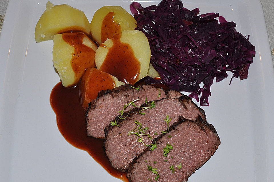 Wildschweinbraten in Burgundersauce