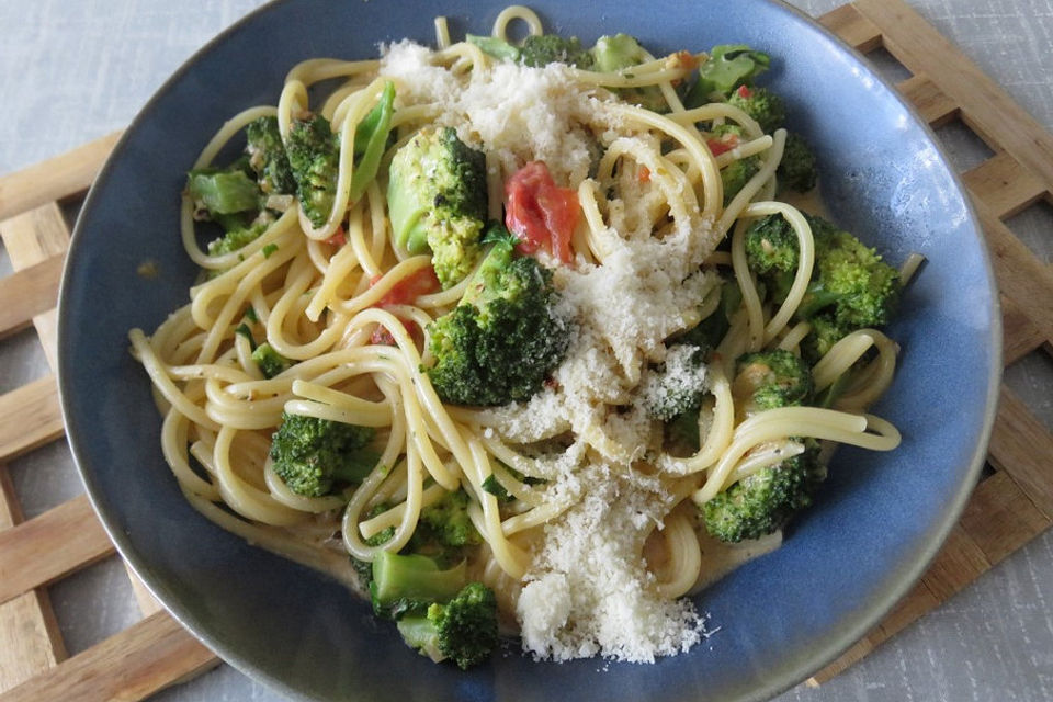 Brokkoli-Tomaten-Spaghetti