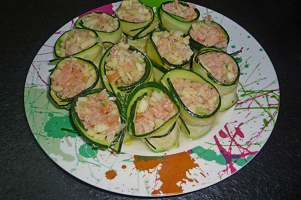 Zucchini - Räucherlachs - Röllchen