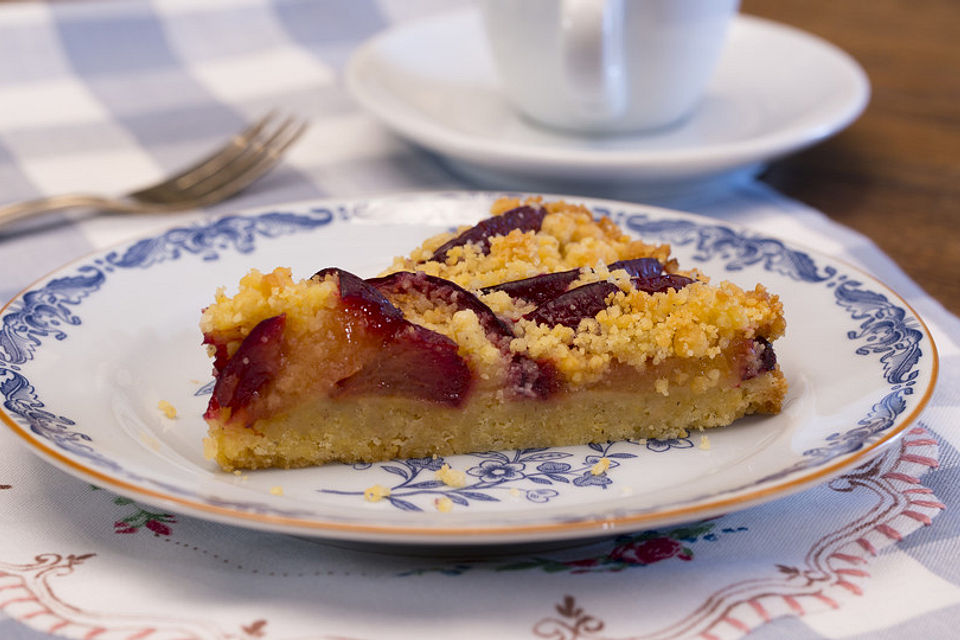 Pflaumenkuchen mit Streuseln