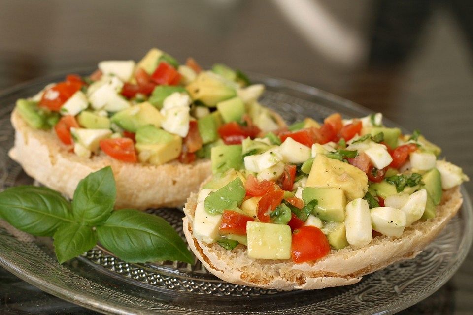 Bruschetta mit Avocado