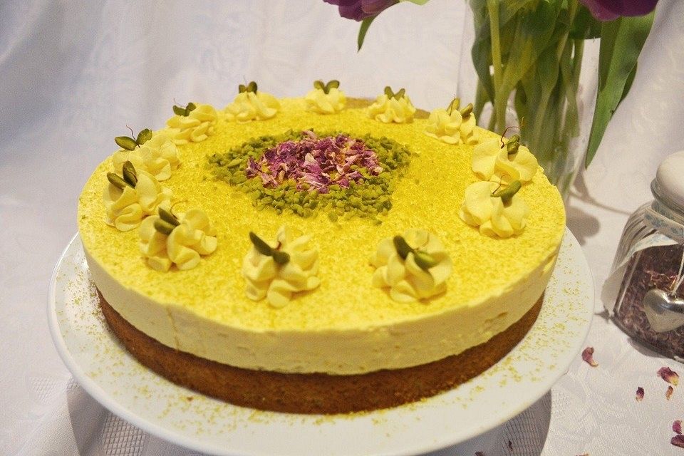 Orientalische Safran-Sahne-Torte