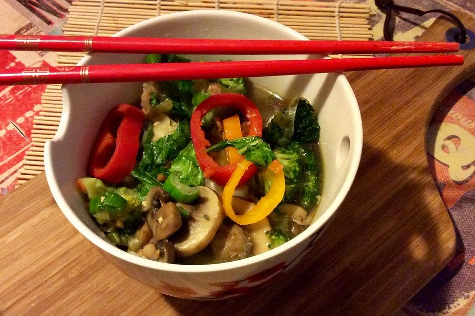 Vegane WanTan-Misosuppe