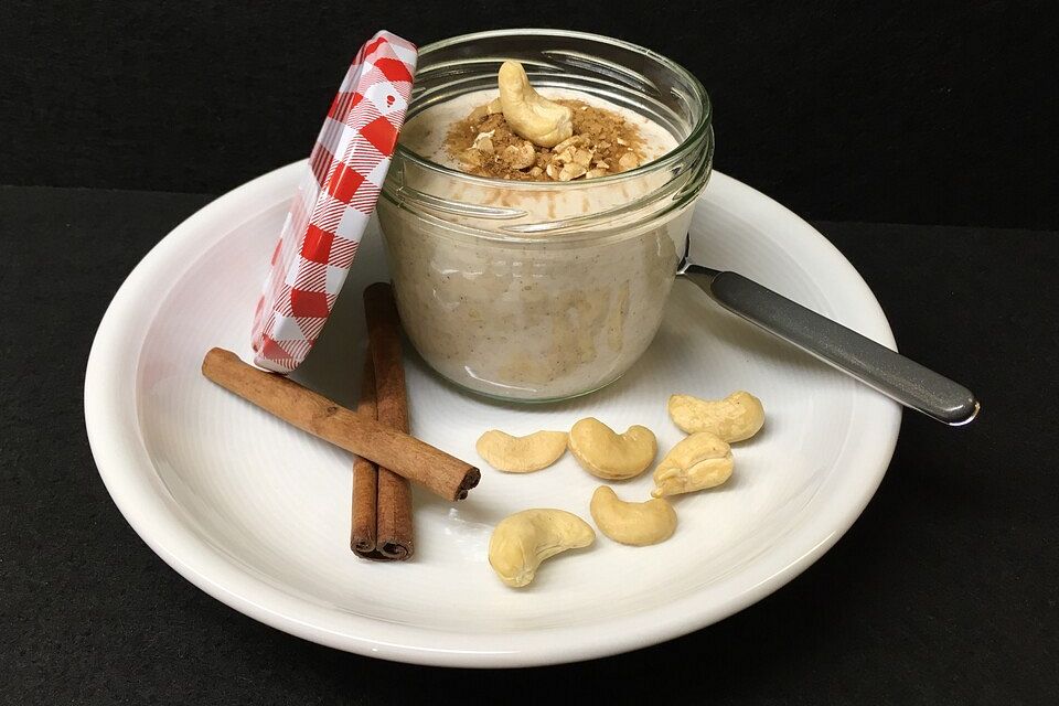 Cinnamon Roll Overnight Oats