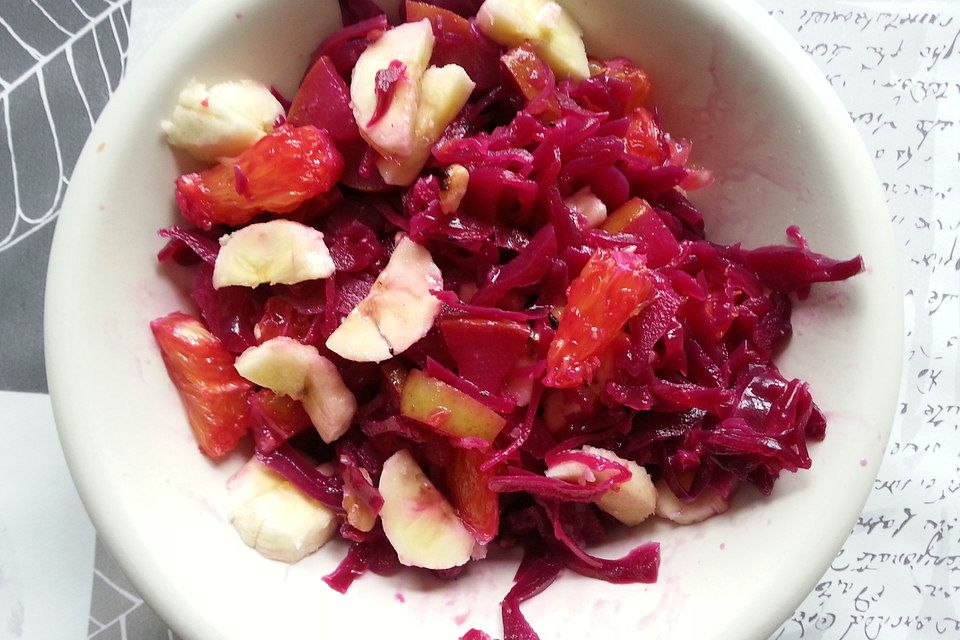 Rotkraut-Obst-Salat