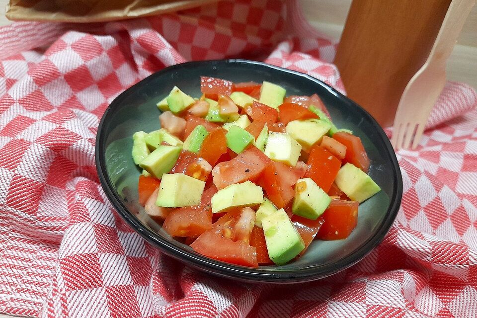 Tomaten-Avocado-Salat