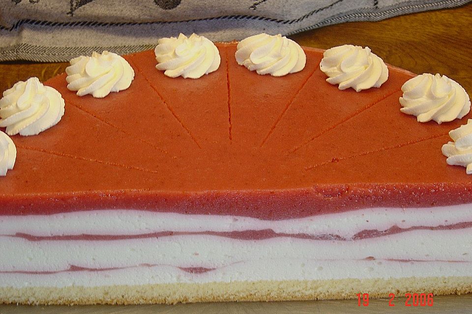 Käsesahnetorte mit Pfirsichen