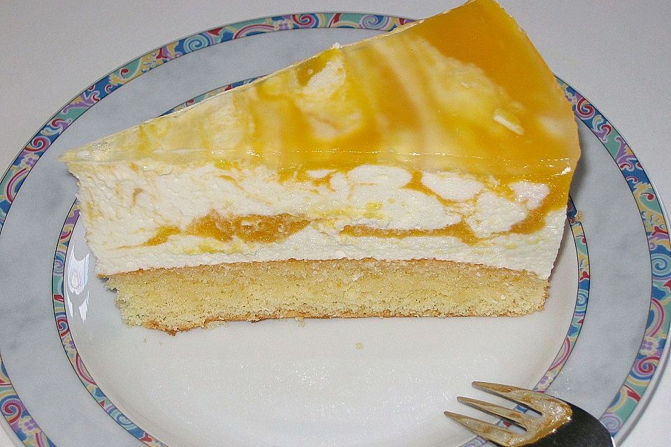 Käsesahnetorte mit Pfirsichen