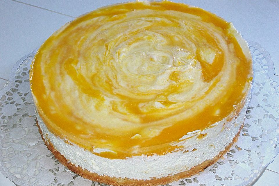 Käsesahnetorte mit Pfirsichen